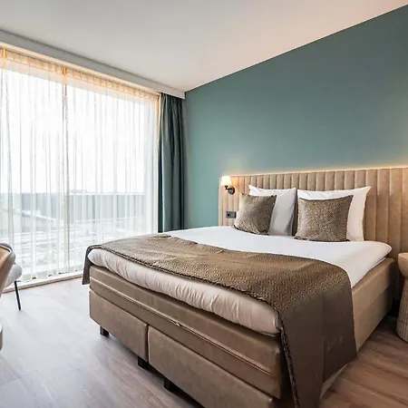 Ozo De President Amsterdam Schiphol Airport 4*