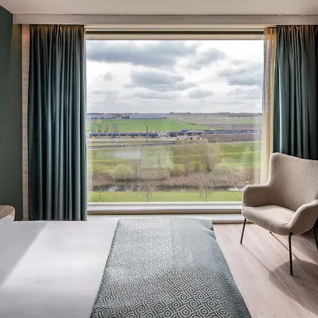 Ozo De President Amsterdam Schiphol Airport Hotel 4*
