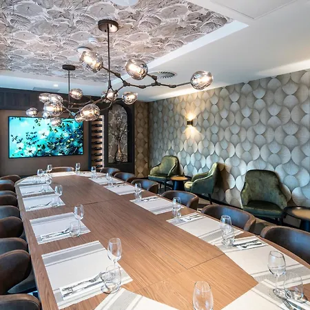 Ozo De President Amsterdam Schiphol Airport Hotel 4*