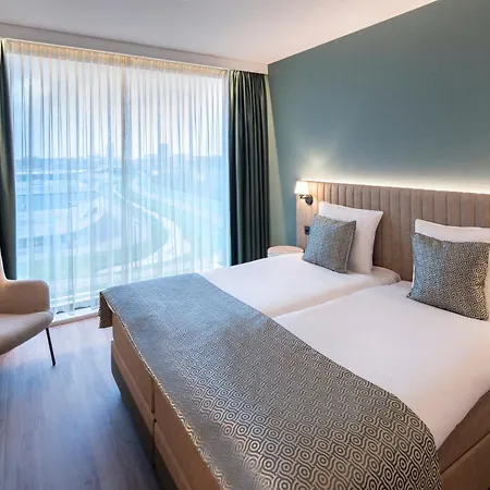 Ozo De President Amsterdam Schiphol Airport 4*